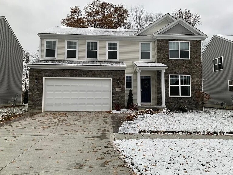 32918 Rebecca Ln in Avon Lake, OH - Building Photo
