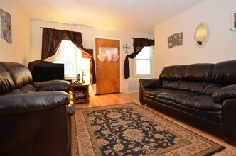 1342 US-44 in Pleasant Valley, NY - Building Photo - Building Photo