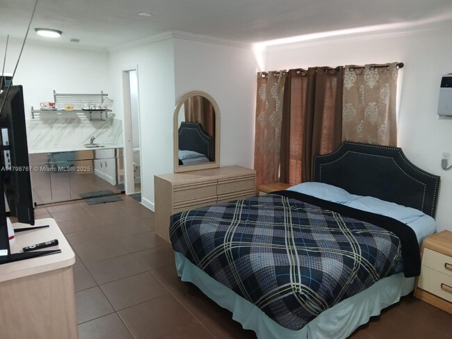 107 SW 107th Ave in Miami, FL - Building Photo - Building Photo