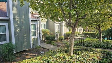 347 Scottsdale Rd in Pleasant Hill, CA - Building Photo - Building Photo