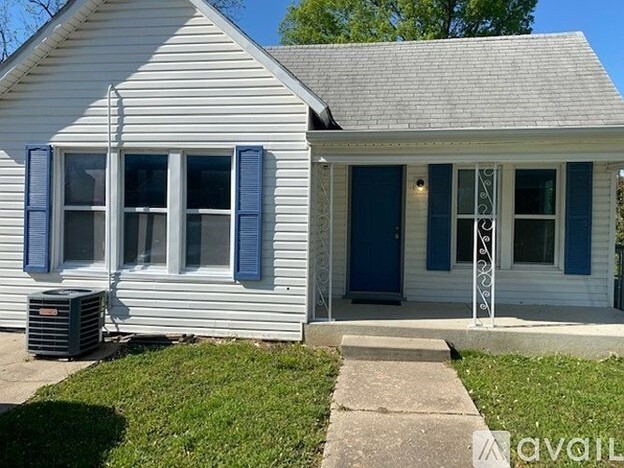 812 W Sycamore St in Independence, KS - Building Photo