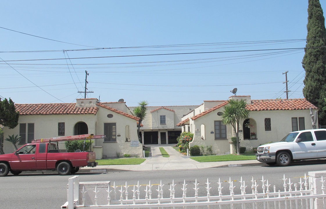 8517 Santa Fe Ave in Huntington Park, CA - Foto de edificio