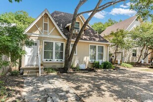 1110 W 22nd St in Austin, TX - Building Photo