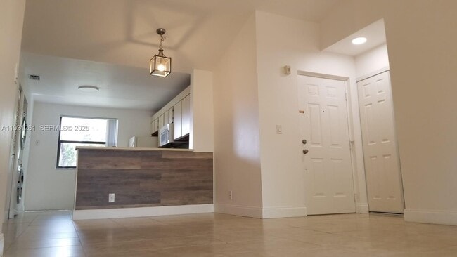 10121 W Sunrise Blvd