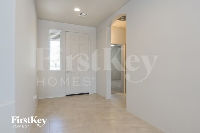 9662 S Via Bandera in Vail, AZ - Foto de edificio - Building Photo