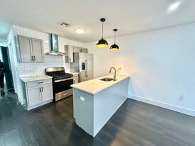 101 4th Ave in Newark, NJ - Building Photo