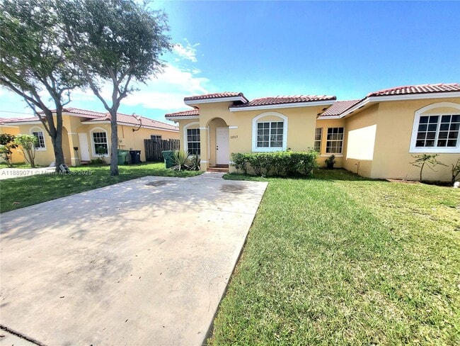 12263 SW 214 Ln in Miami, FL - Building Photo - Building Photo