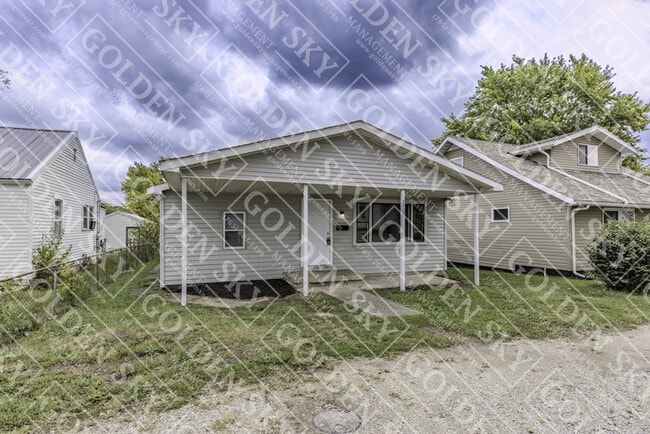 property at 2908 S Monroe St