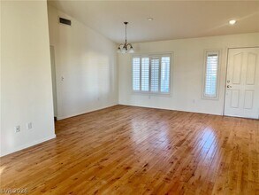 10729 Clear Meadows Dr in Las Vegas, NV - Building Photo - Building Photo