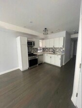 7240 S Cornell Ave, Unit Unit 1 in Chicago, IL - Building Photo - Building Photo