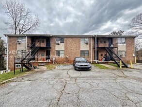 4527 Glade Rd in Forest Park, GA - Building Photo - Building Photo