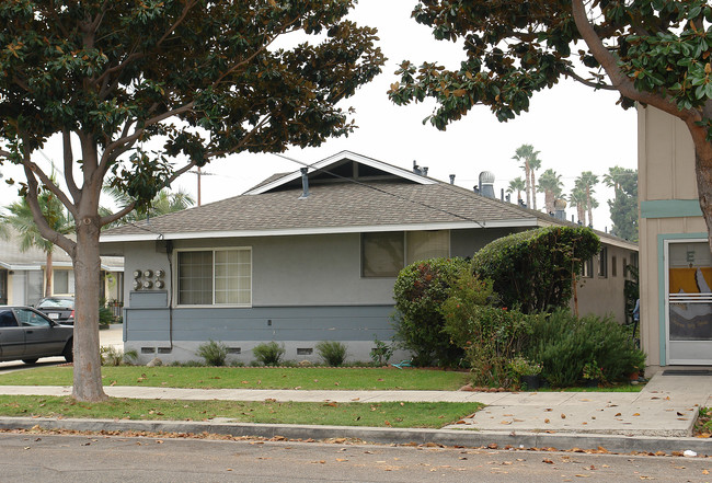 470-480 S Olive St in Orange, CA - Building Photo - Building Photo