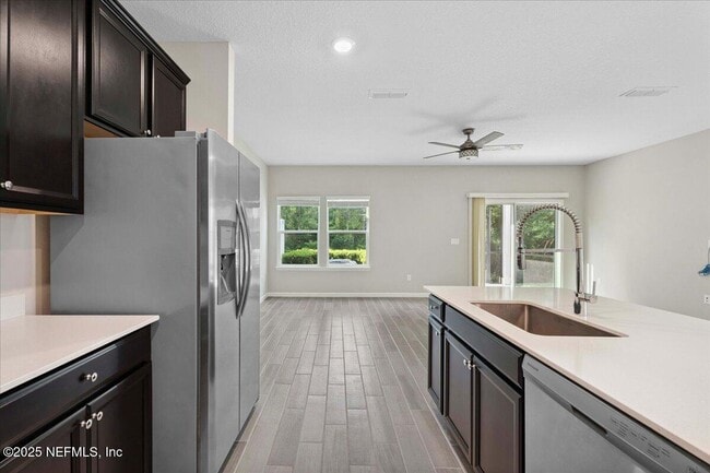 1651 Pottsburg Point Dr in Jacksonville, FL - Building Photo - Building Photo