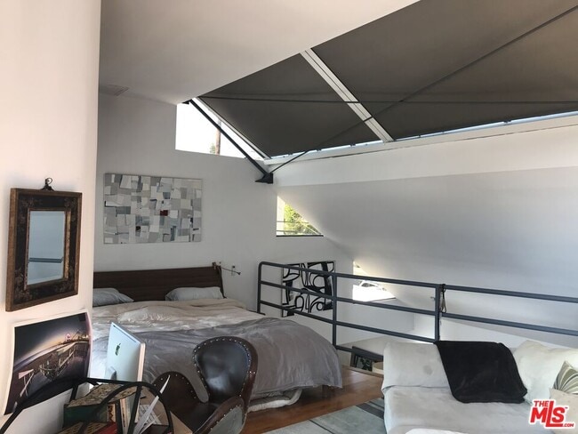 1015 Marine St in Santa Monica, CA - Building Photo - Building Photo