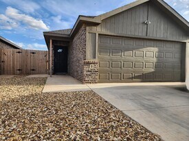 1101 Preston Trails in Wolfforth, TX - Building Photo