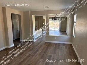 3894 E Latham Way in Gilbert, AZ - Building Photo - Building Photo