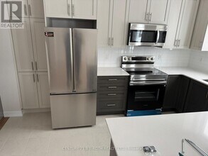 944 Seagrave Ln in Ottawa, ON - Building Photo - Building Photo