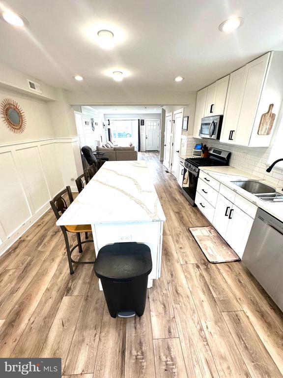 842 E Cathedral Rd in Philadelphia, PA - Building Photo - Building Photo