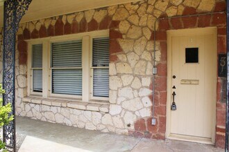 311 E Rosewood Ave in San Antonio, TX - Building Photo - Building Photo