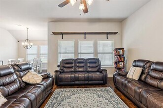 3234 Cumby Dr in Royse City, TX - Building Photo - Building Photo