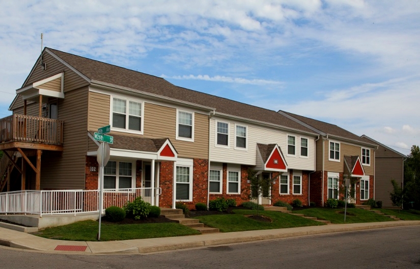 Founder's Landing in Huntington, WV - Building Photo