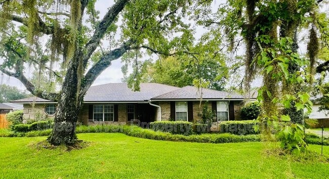 property at 1800 Castille Dr