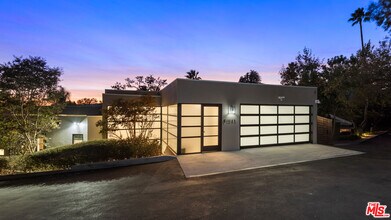 1085 Carolyn Way in Beverly Hills, CA - Building Photo - Building Photo