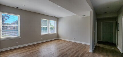 2552 S Central Park Ave, Unit 2 in Chicago, IL - Foto de edificio - Building Photo