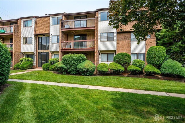 223 Edison Glen Terrace in Edison, NJ - Building Photo - Building Photo