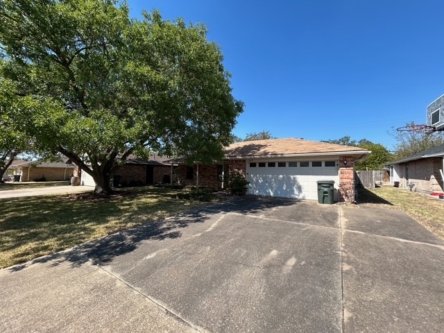 3917 Seminole Ct in Bryan, TX - Building Photo - Building Photo