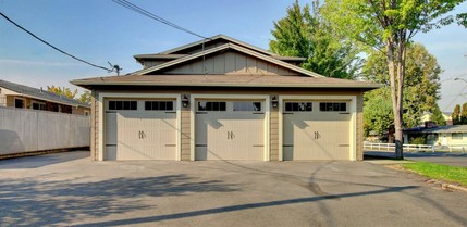 Glenn Way Triplex in Central Point, OR - Building Photo - Other