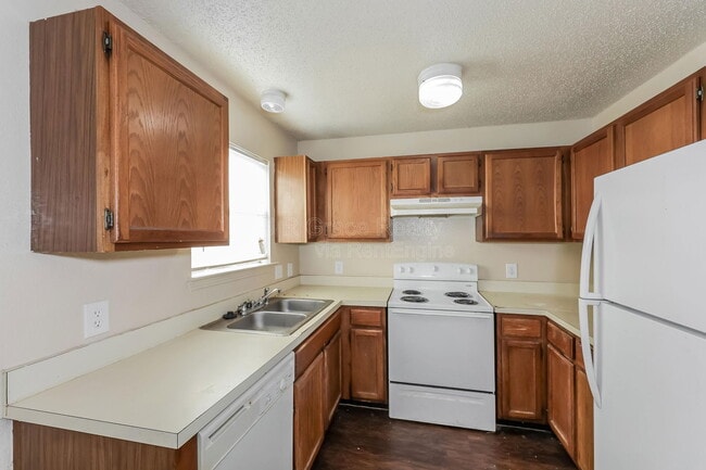 5853 Shadydell Dr in Fort Worth, TX - Building Photo - Building Photo