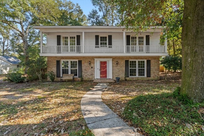 745 Westmoreland Dr E