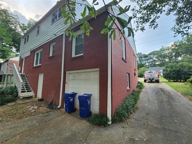 2431 N Decatur Rd in Decatur, GA - Building Photo - Building Photo