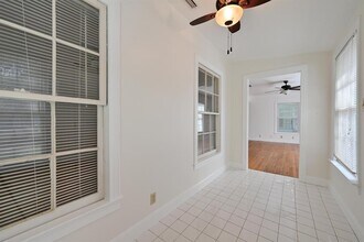 5212 Woodview Ave in Austin, TX - Building Photo - Building Photo