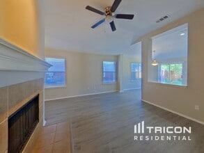 1005 Charlotte Dr in McKinney, TX - Foto de edificio - Building Photo