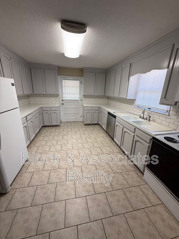 922 S Cox St in Asheboro, NC - Building Photo - Building Photo