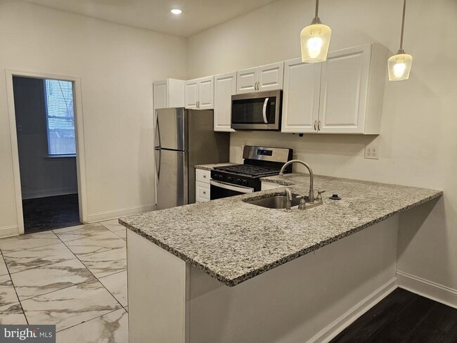 423 N 52nd St in Philadelphia, PA - Building Photo - Building Photo