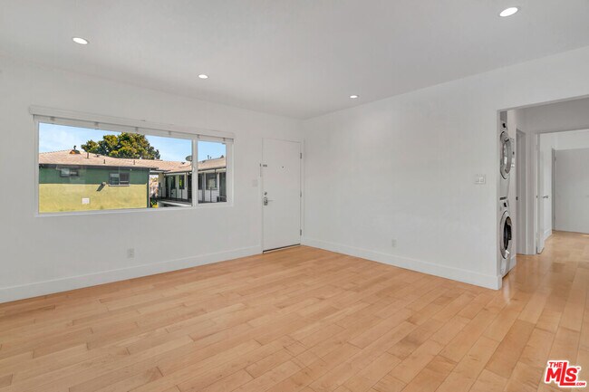 119 Paloma Ave in Los Angeles, CA - Building Photo - Building Photo