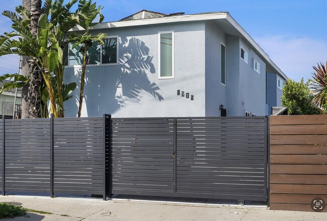 property at 2915 Hauser Blvd