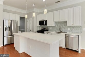 26143 Nimbleton Square in Chantilly, VA - Building Photo - Building Photo