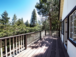 23853 Wildwood Ln in Crestline, CA - Building Photo - Building Photo