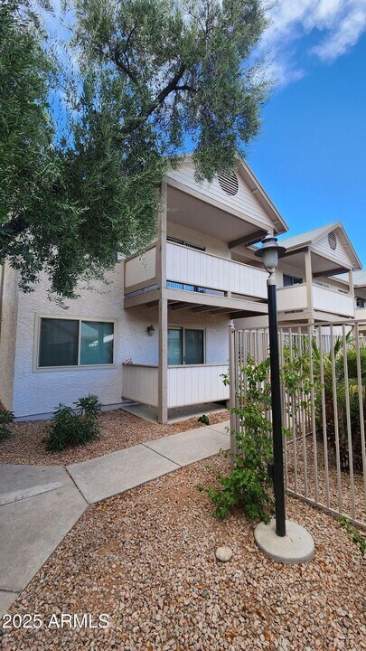 616 S Hardy Dr in Tempe, AZ - Building Photo