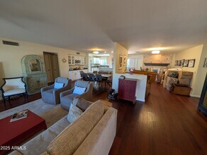 4909 E Presidio Rd in Scottsdale, AZ - Foto de edificio - Building Photo