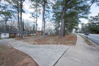 2058 River Rd in Ellenwood, GA - Building Photo - Building Photo
