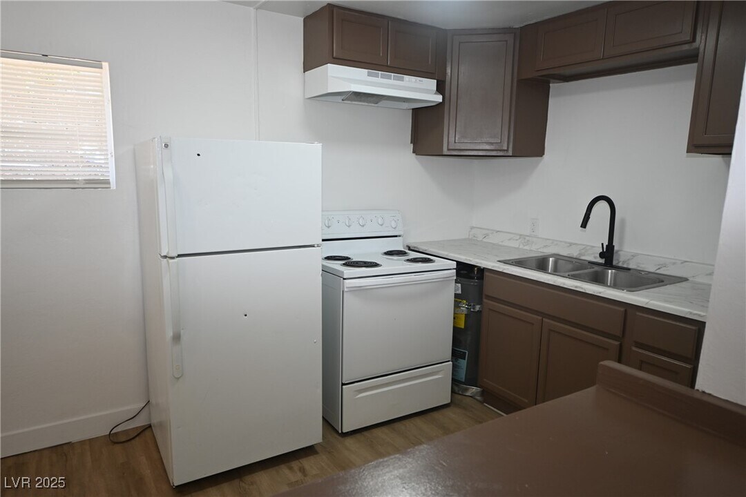 1610 Marlin Ave in Las Vegas, NV - Building Photo