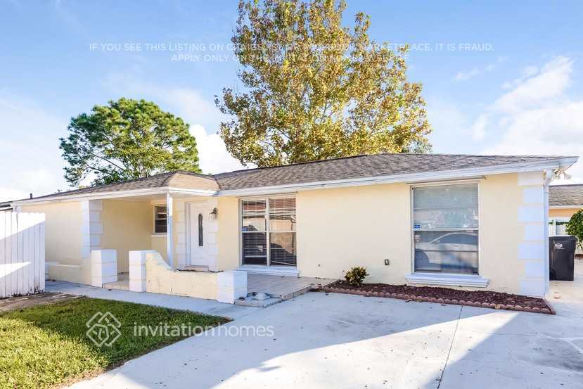 6401 Bali Ct in Tampa, FL - Building Photo