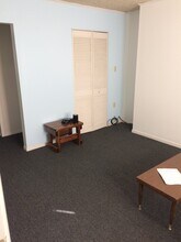 3821 Bates St, Unit 1 in Pittsburgh, PA - Building Photo - Building Photo