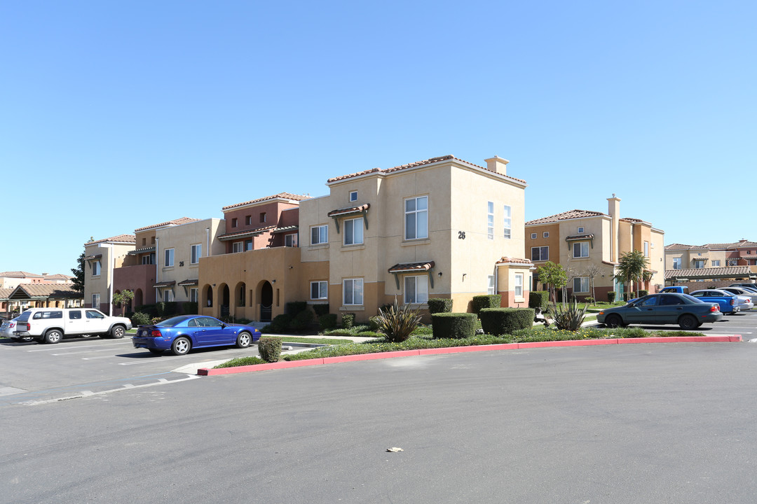 Westgate Courtyards in Santa Maria, CA - Building Photo