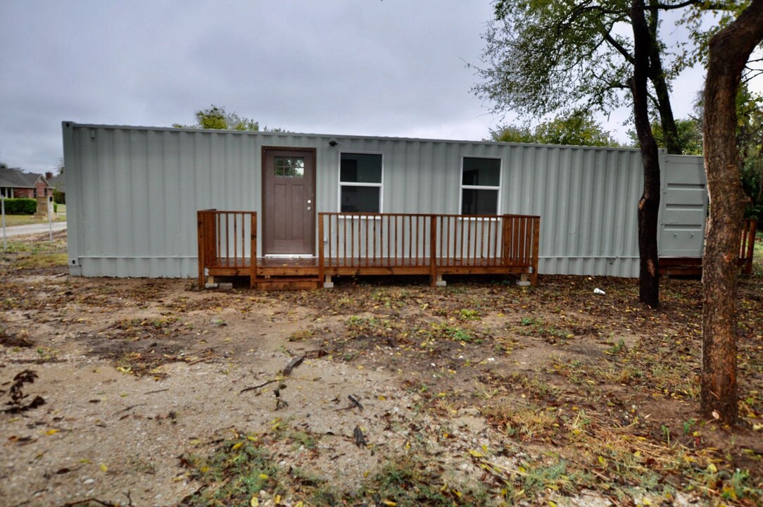 1796 Newport Rd in Weatherford, TX - Building Photo